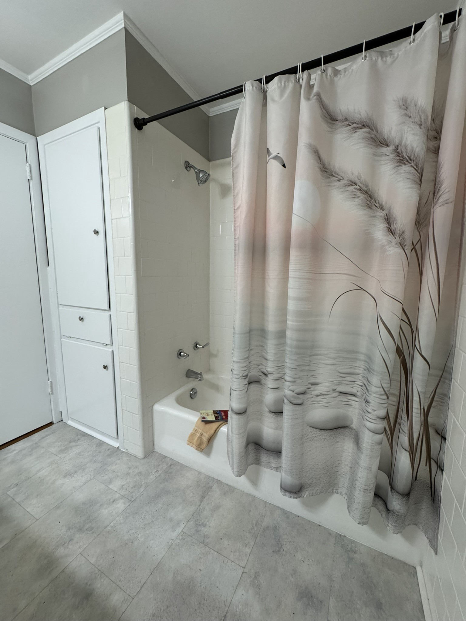 Main Bathroom — Full View